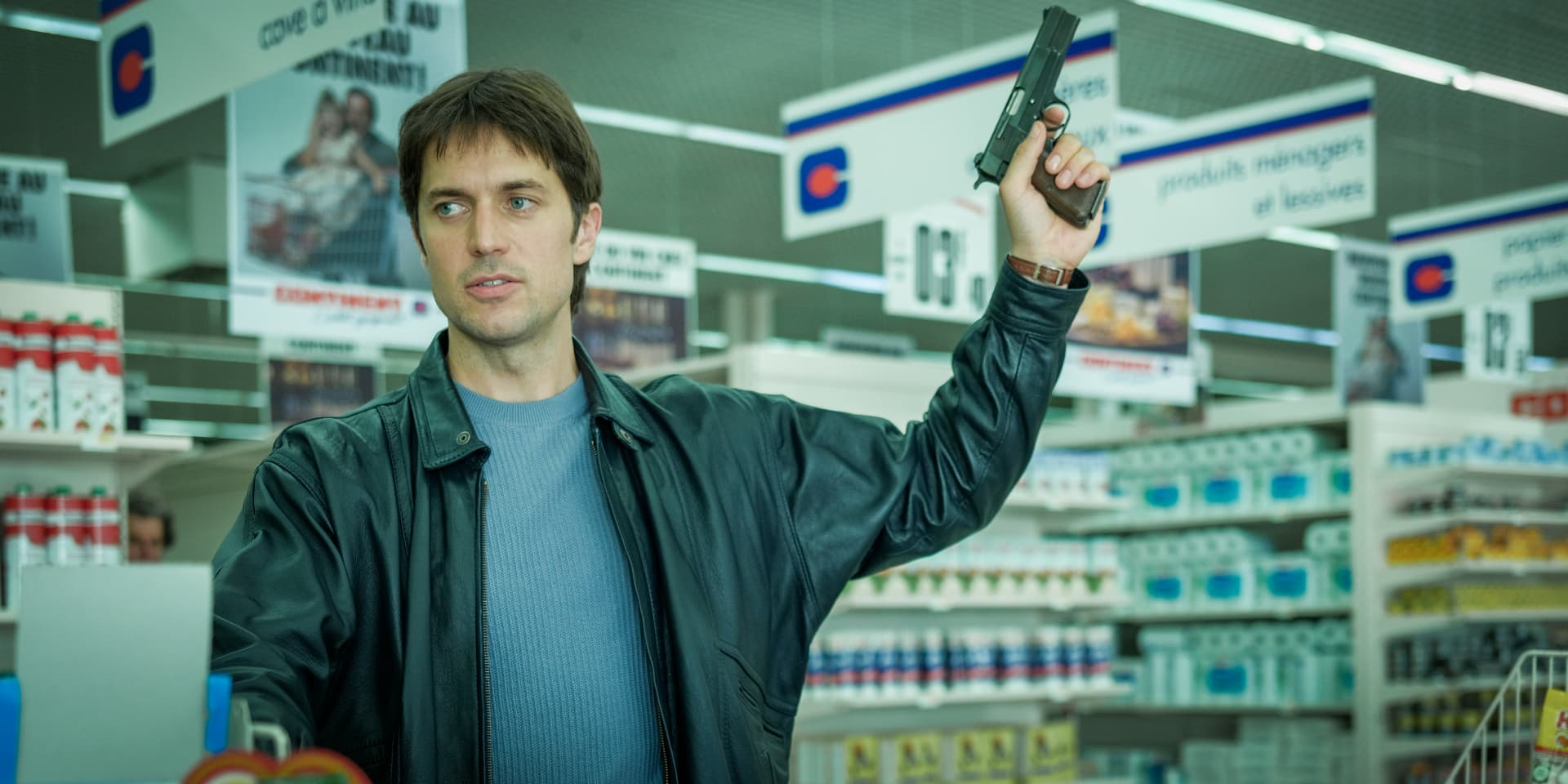Lucas Bravo incarnant Bruno Sulak dans le film ''Libre'', à découvrir sur Prime Video.