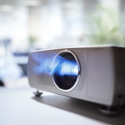 Un vidéoprojecteur à moins de 200 euros, c’est possible ?