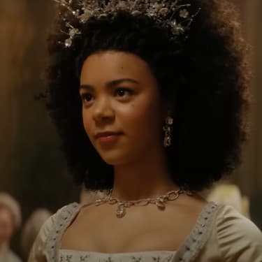La Reine Charlotte : le spin-off de Bridgerton se dévoile en images