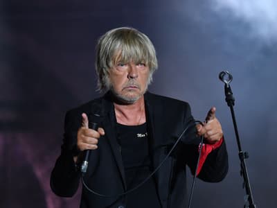 Renaud dévoile la pochette de son prochain album