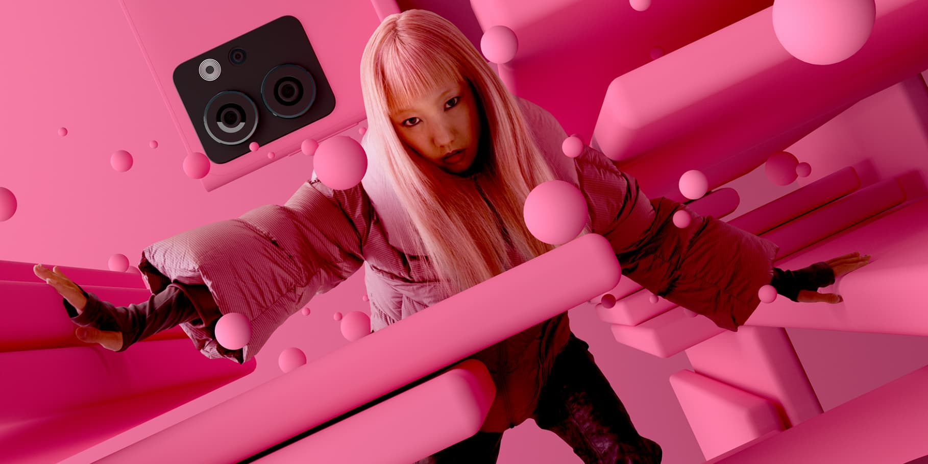 Un téléphone à clapet estampillé Barbie s'apprête à voir le jour.