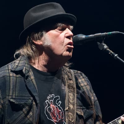 Neil Young dévoile un nouvel album, avec 4 titres inédits