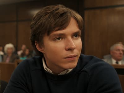 Monstres : est-ce qu'il y aura une saison 3 après Dahmer et les Menendez ?